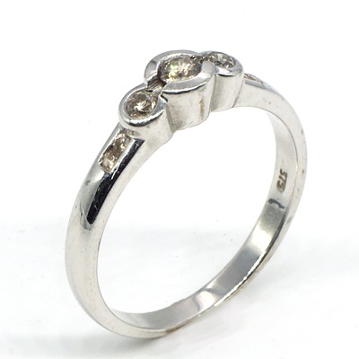 9ct White Gold Diamond Ring, 2.60g