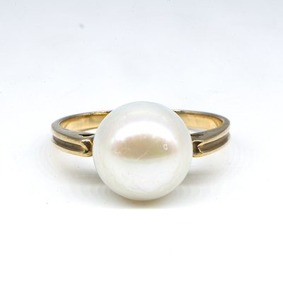 9ct Yellow Gold Freshwater Pearl Ring, 2.8g