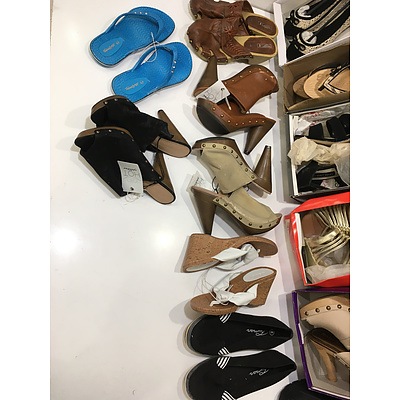 Assorted Womens Size 6-7 Shoes And Handbags - Lot of 20