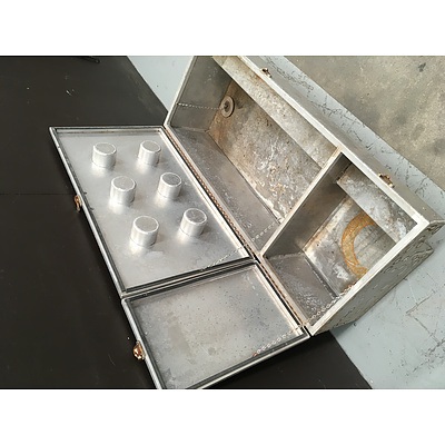 Custom Made Aluminum Ice Box With Drain