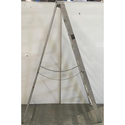 Kelsonite Aluminium A Frame Ladder With Safety Chains