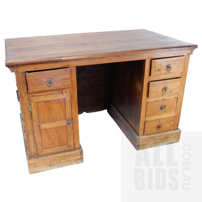  Indian Hardwood Keyhole Desk with Decorative Metal Latticework and Studs to Back and Sides