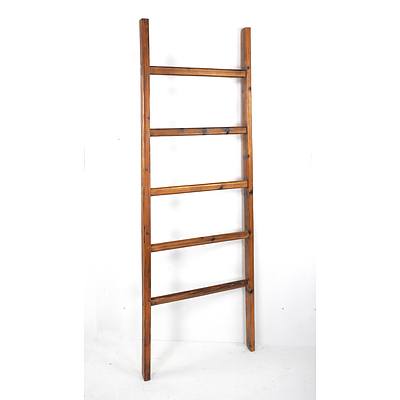 Chinese Clothes Ladder