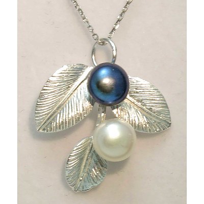 Sterling Silver Pearl Leaf Pendant