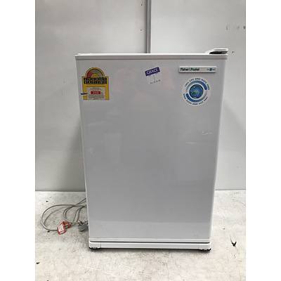 Fisher & Paykel 115L Bar Fridge