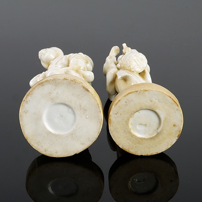 Antique Japanese Porcelain Imitation Ivory Okimono