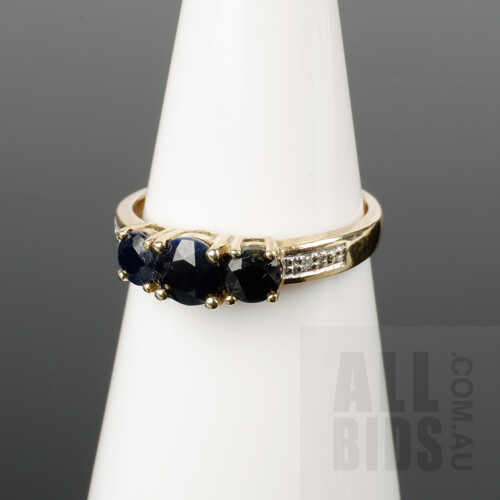 9ct Yellow Gold Ring with Three Round Facetted Dark Blue Australian Type Sapphires and RBC Diamonds, 2.10g