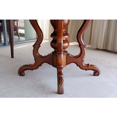 Victorian Style Mahogany Two Leaf Extension Dining Table