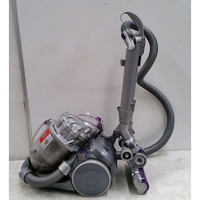 Dyson DC08 Vacuum Cleaner with Telescopic Wrap