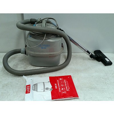 Nilfisk GS90 Vacuum Cleaner