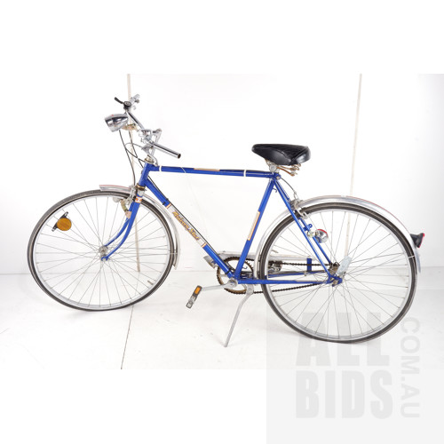 Vintage Malvern Star 'Roadstar' Bicycle with Three Speed Hub