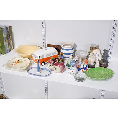 A Selection of Vintage Collectables