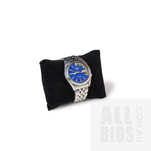 Gents Automatic 21 Jewel Wrist Watch with Blue Dial and Glass Back Exposed Escapement, 7S26-01V0