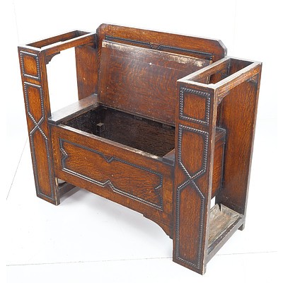 Antique Oak Hall Seat with Compartment Circa 1930s