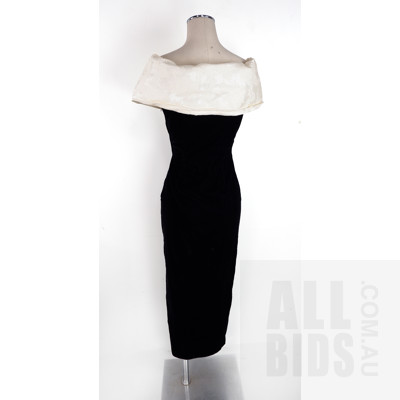 1980s Jessica McLintock For Gunne Sax Black Velvet Straight Gown with Cream Brocade Shawl Collar