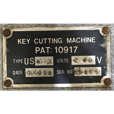 US102 Key Machine And Assorted Keys