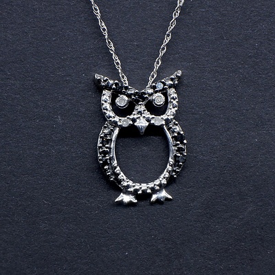 10ct White Gold with White and Black Diamond Owl Pendant