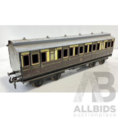 Vintage ‘One Gauge’ Great Western Railway Coach 1324 First and Third Class