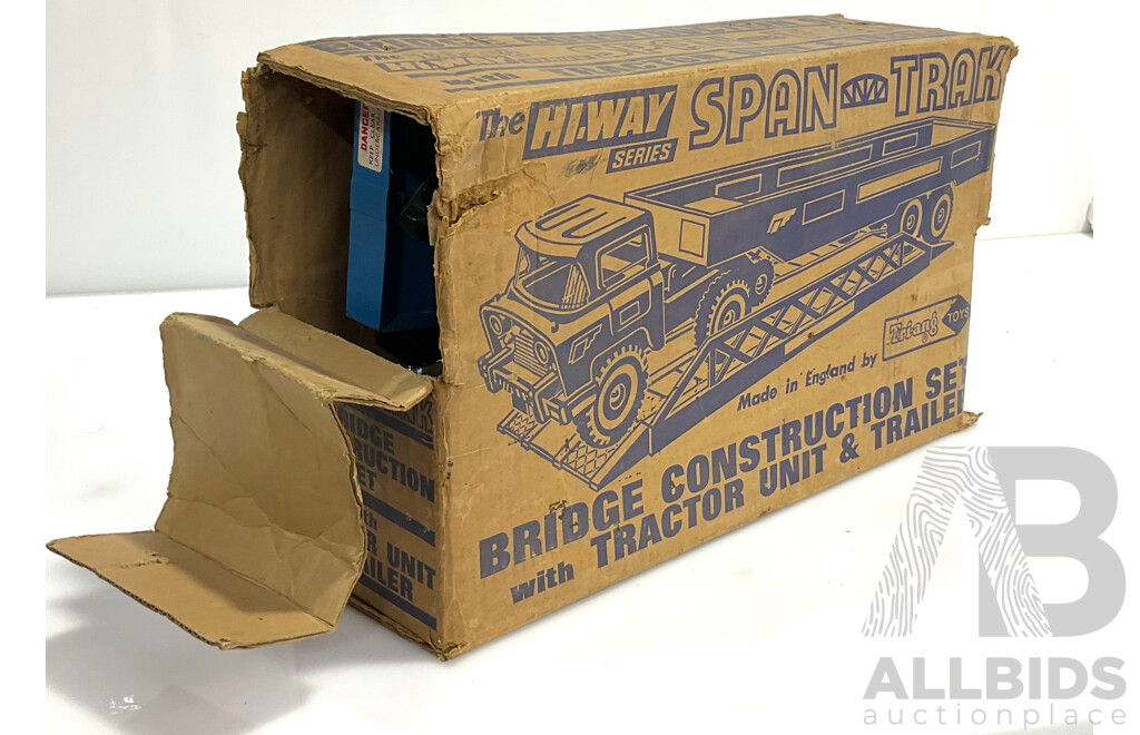 Vintage Tri-Ang Hi-Way Bridge Construction Set in Original Box. Made in England