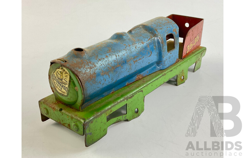 Vintage Boomaroo Pressed Steel Toy Steam Locomotive 36-36