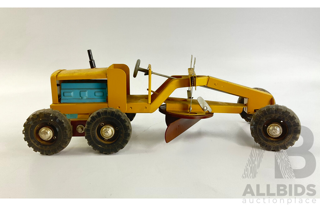 Vintage Boomaroo Pressed Steel Toy Grader