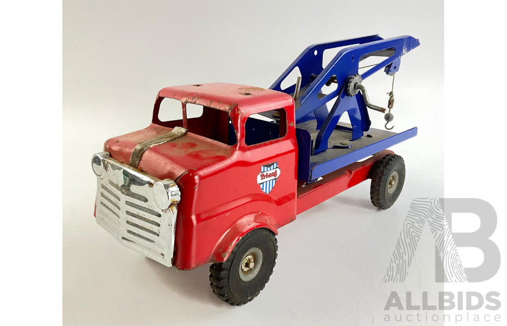 Vintage Tri-Ang Pressed Steel Toy Tow Truck