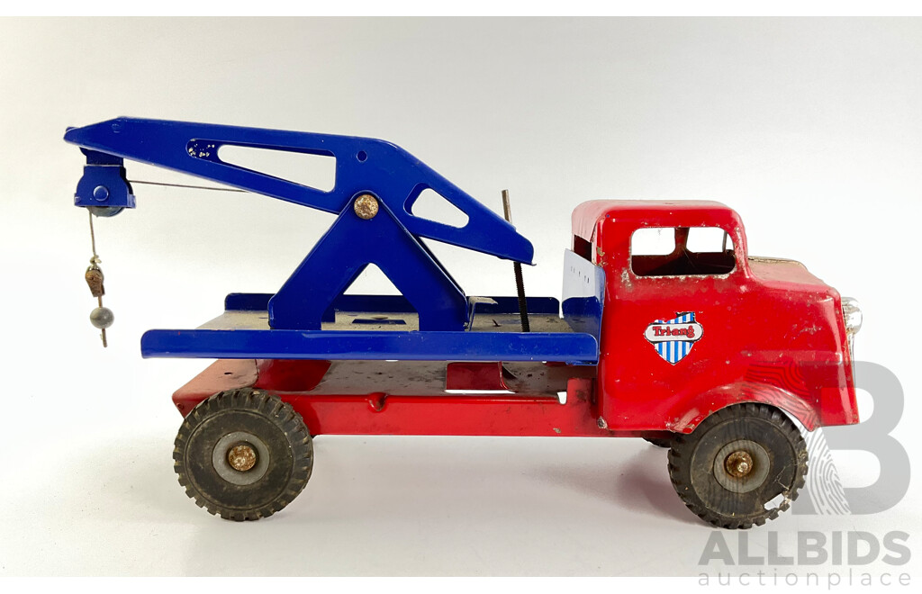 Vintage Tri-Ang Pressed Steel Toy Tow Truck