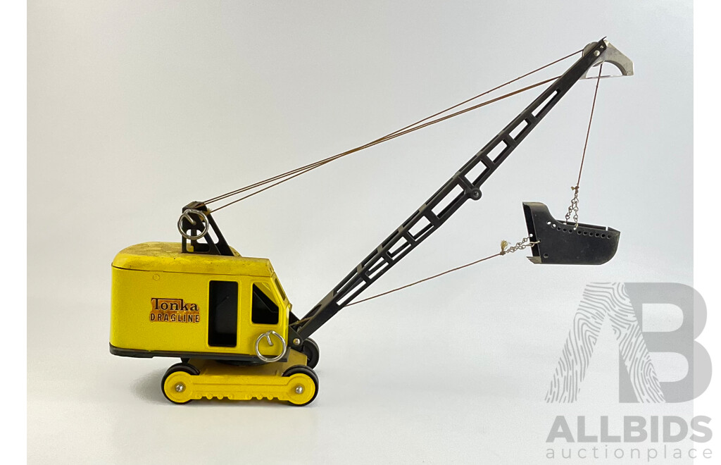 Vintage Tonka Pressed Steel Dragline Bucket Crane
