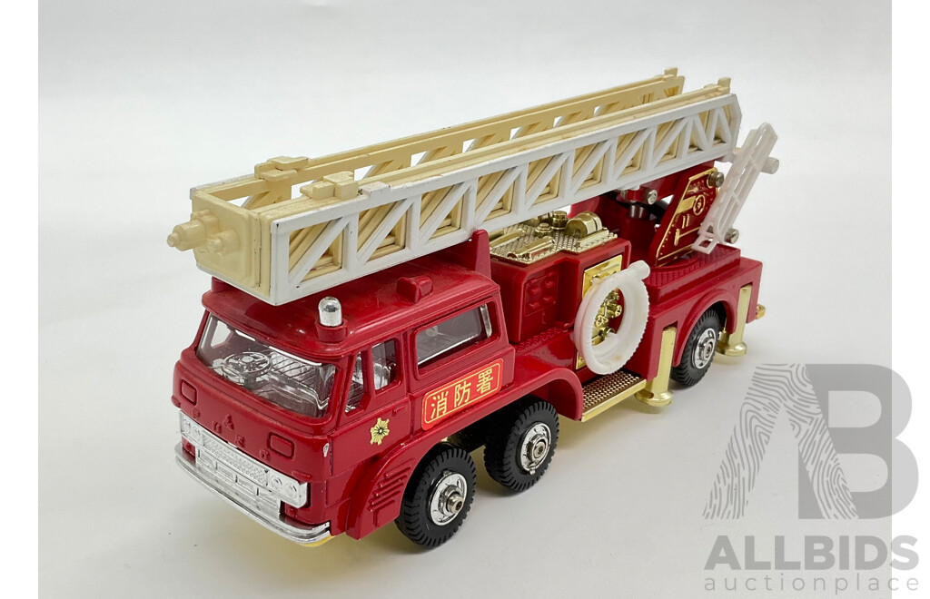 Vintage Yonezawa Toys Diecast Mitsubishi Fuso Fire Truck