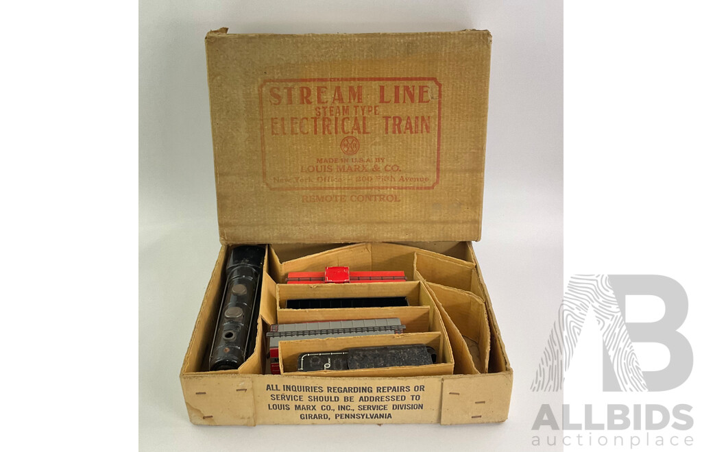 Vintage ‘O’ Gauge Three Rail Marx Stream Line Train and Carriage Set in Original Box, Made in America