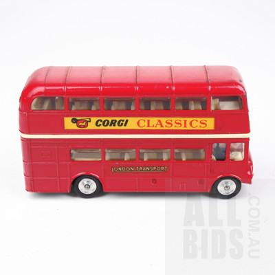 Two Vintage Corgi Toys England Diecast 1:72 Routemaster Double-Decker London Buses (2)
