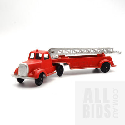 Vintage Tootsietoy Chicago Fire Truck & Trailer - Made In Chicago
