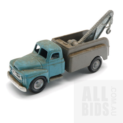 Vintage Micro Models International Tow Truck - 1/43