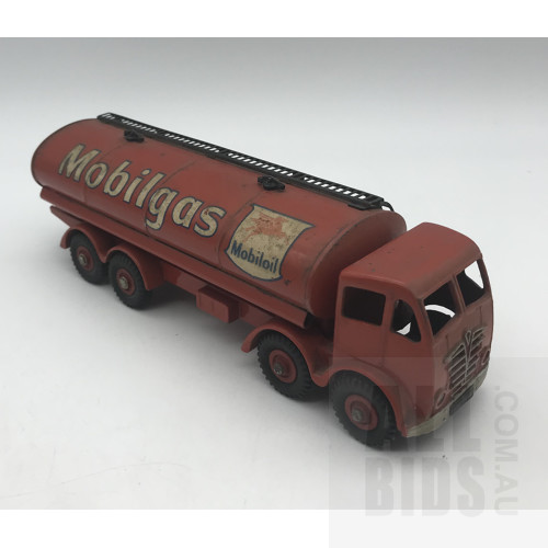 Vintage Dinky Supertoys Foden Mobilgas Petrol Tanker - Made In Great Britain