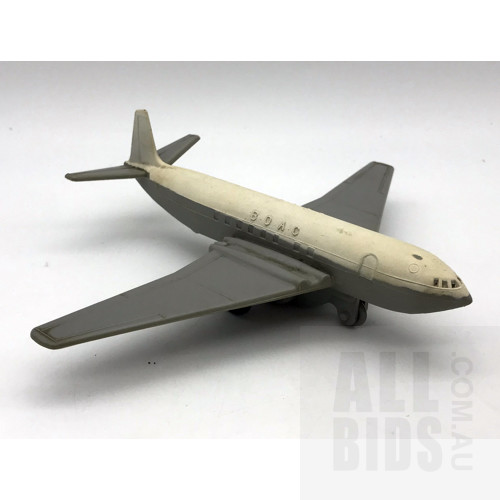 Vintage Plastic Mettoy Friction Drive BOAC Airplane - Made In Great Britain - Silver