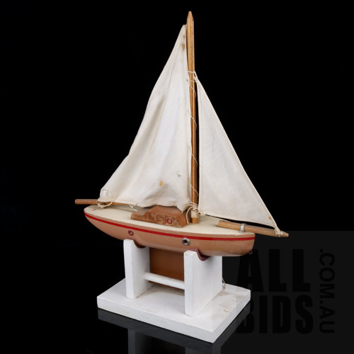 Vintage Hand Crafted Solid Wood Cream Pond Yacht with Stand