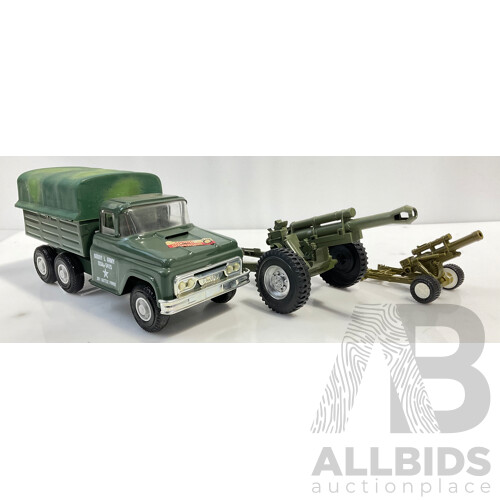 Vintage Buddy L U.S.A-5415 201 Battle Force Personal Carrier With Spring Suspension and Buddy L Artillery Cannons