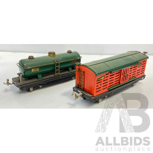 Vintage Lionel Lines Tanker Wagon and Cattle Car With Functional Doors