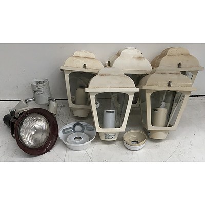 Lot of Assorted Domestic Light Fittings