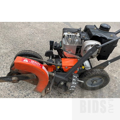 Husqvarna LE389 4 Stroke Petrol Powered Lawn Edger