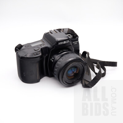 Minolta Dynax 3xi 35mm Camera with 35-80mm Power Zoom Lens