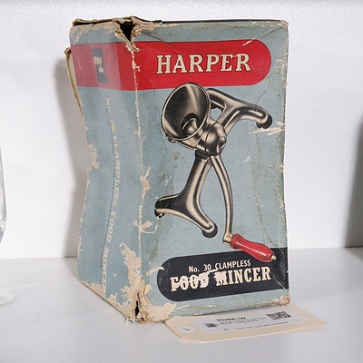 Vintage Harper No 30 Hand Mincer in Original Box