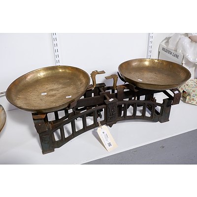 Vintage Middle Eastern Cast Iron Scales with Bridge Form and Brass Trays
