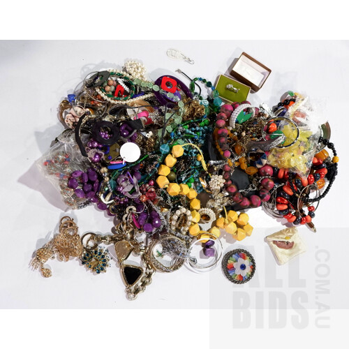 Large Collection of Costume Jewellery, Necklaces, Earrings, Bracelets and More