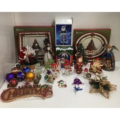 Assorted Glass And Other Christmas Decorations With Maxwell Williams Christmas Platters