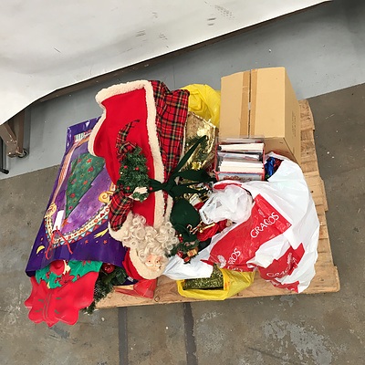 Assorted Pallet Of Christmas Decorations and Displays