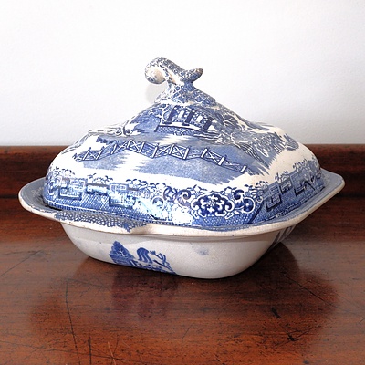 Antique Transfer Printed Willow Pattern Tureen