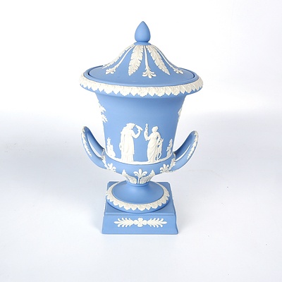 English Wedgwood Blue and White Jasperware Campana Form Urn with neoclassical Floral and Foliate Decoration