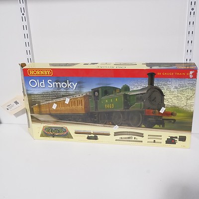 Hornby 'Old Smoky' OO Gauge Train Set Complete with Track Mat and All Parts in Original Box