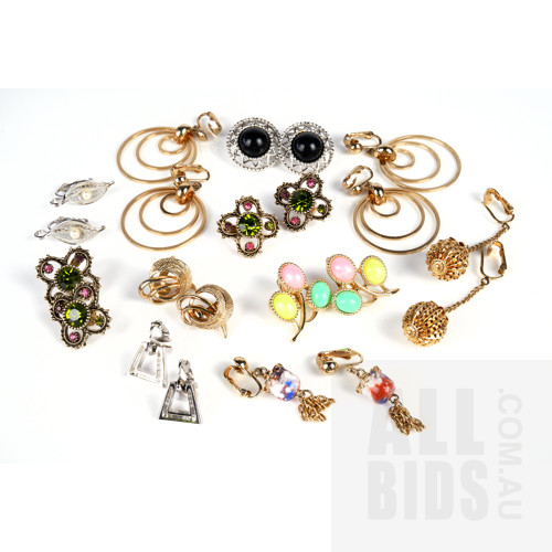 Collection of Costume Jewellery Earrings, Including Sarah Coventry